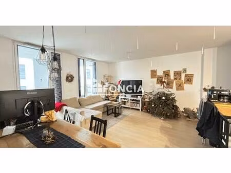 à vendre – t3 lumineux de 73 m² – bassins à flots