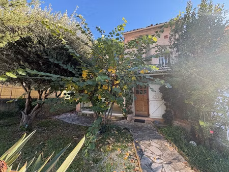 a vendre maison au calme avec jardin  a proximite de la mer
