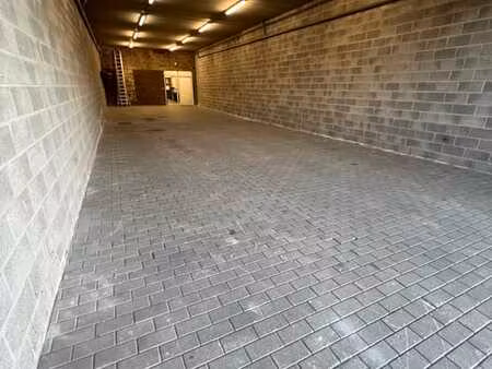entrepôt / garage et atelier à louer