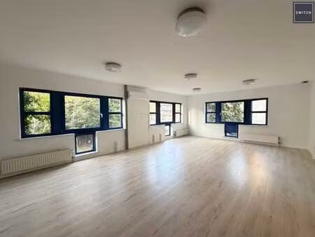 immeuble pro +/- 550m2 + 10p + rooftop à vendre forest