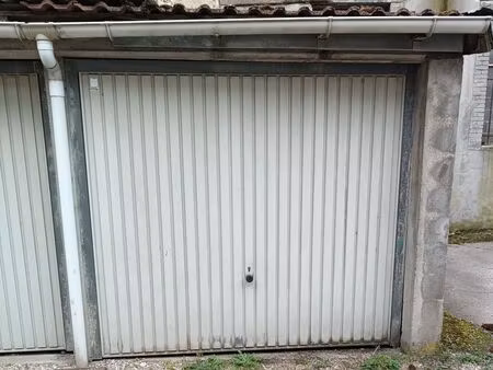 garage fermé sécurisé - jarville république - idéal petit véhicule ou stockage