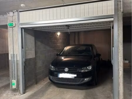 location garage sécurisé