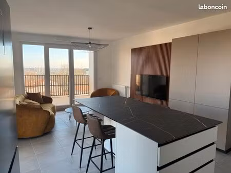 a vertou et proche de la sèvre  sublime appartement t4 lumineux au dernier étage