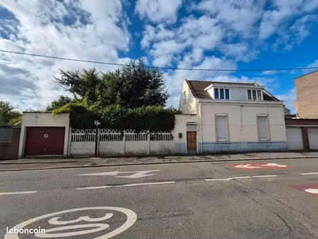 maison individuelle 111 m² avec jardin et garage  face au chr