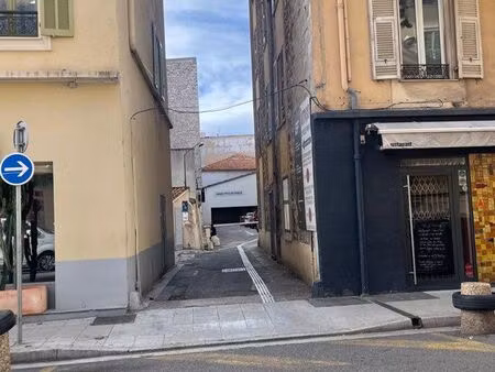 garage à louer plein centre-ville