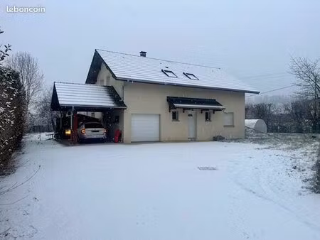 maison t6 de 2012 - jolie vue - terrain plat