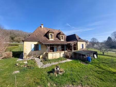 maison proche commodités et rivière