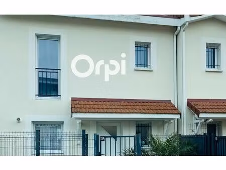 location maison  70.88 m² t-2 à voiron  875 €