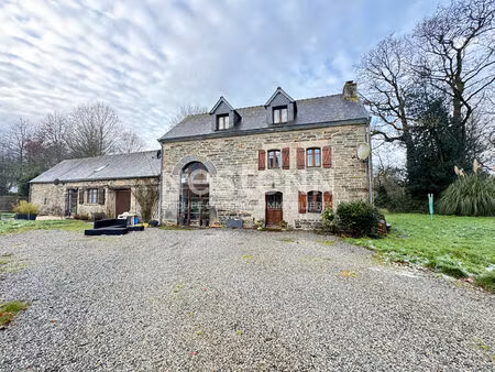 ensemble immobilier avec une maison principale et un logement locatif à vendre à moustoir-