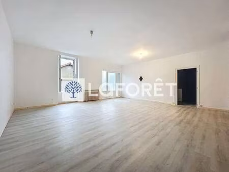 location maison à secondigny (79130) : à louer / 144m² secondigny