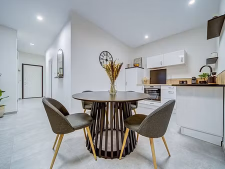 appartement f3 65 80 m2 + balcon + 2 parkings