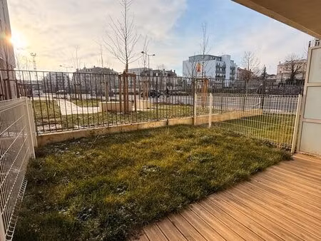 appartement avec terrasse et jardin