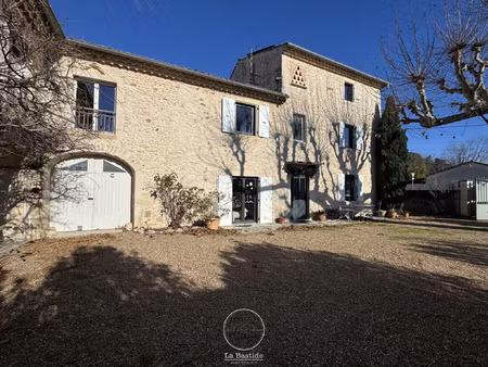 maison de village en pierre d'environ 250m2 avec jardin  pis