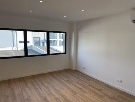 bureau de prestige de 48 m2 en location - annecy  france