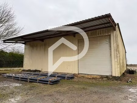 entrepôt 300m2 à louer axe st jean d'angély - niort