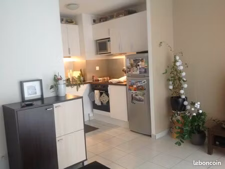 appartement t2 golf de seilh - terrasse de 40 m2