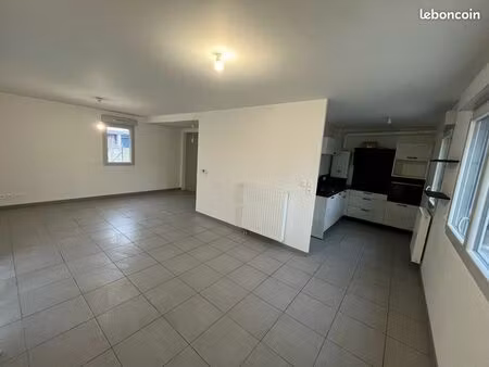 location maison - 5 pièces - 85m2