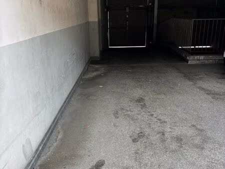 garage box stockage caméra de surveillance