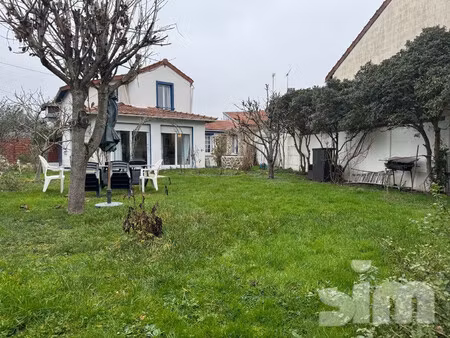 pavillon gagny abbesses - 99.81m²