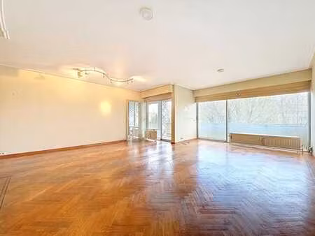 magnifique appartement 3 chambres + double garage