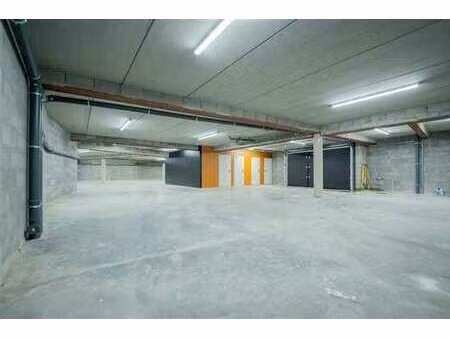 quatre emplacement de parking couvert - ans