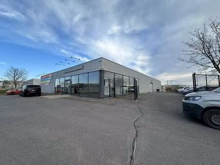 superbe immeuble semi-industriel a louer