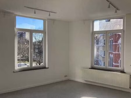 appartement lumineux entièrement rénové