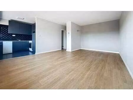 studio lumineux à carnières