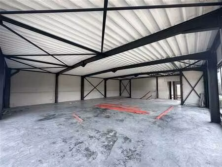 espace commercial/bureaux neuf sur axe fréquenté avec visibi