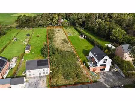 terrain de 22 ares pour villa 3 façades.