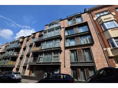 appartement à louer avec terrasse et 1 chambre   etterbeek (vbd70260)