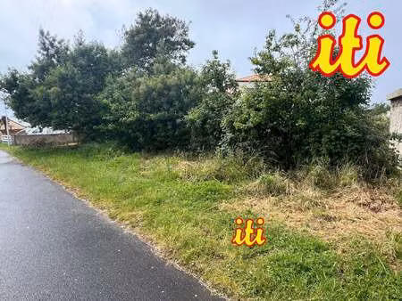 vente terrain aux sables-d'olonne (85100) : à vendre / 243m² les sables-d'olonne