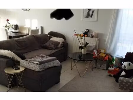 location appartement  m² t-3 à ollioules  1 180 €