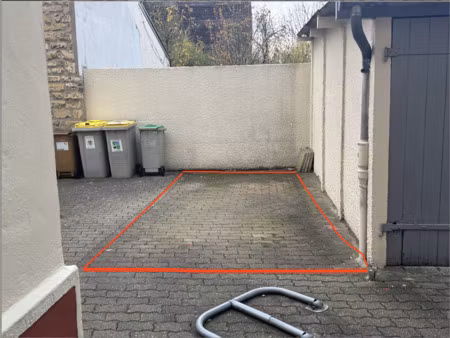 place de parking en exterieur