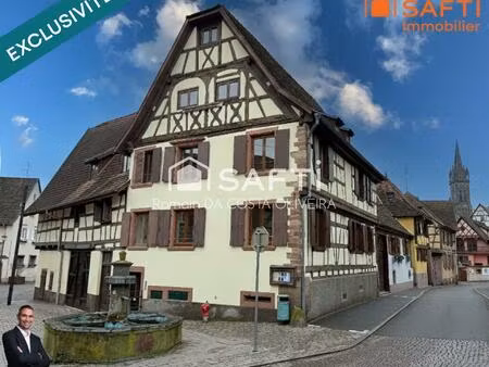 superbe appartement de 4 pièces disposant d'une cave et d'une place de stationnement couve