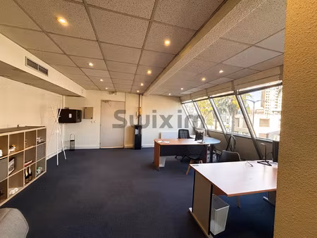 bureaux lumineux  bien placé  à deux pas du jean jaurès