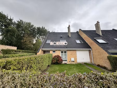 maison semi-individuelle avec jardin et garage