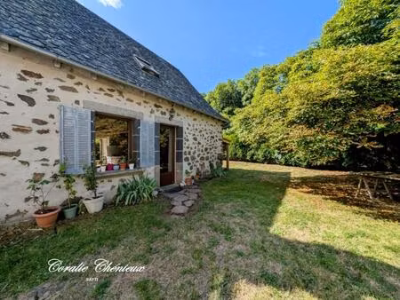 jolie maison en pierre rénovée