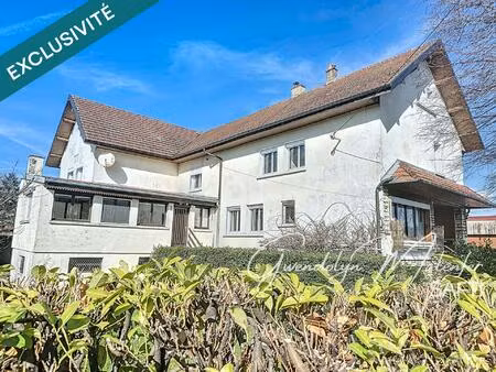 grande maison familiale – deux habitations réunies – immense terrain – nombreuses dépendan