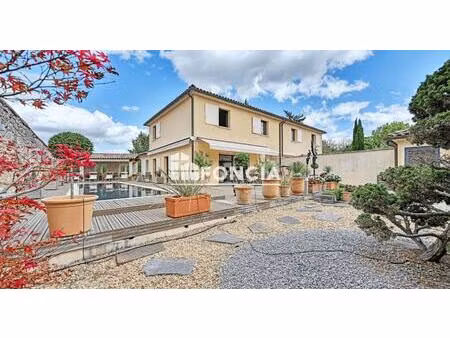 centre ville d'uzes superbe villa avec piscine pool house et 3 garages