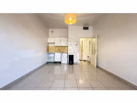 location appartement 1 pièce 25.53 m² à aix-en-provence (13090)  780 €
