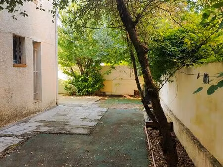 exceptionnel à lattes f2 rénové avec grand jardin privatif