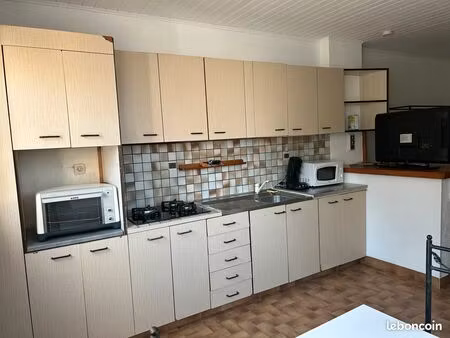 studio spacieux en rez-de-jardin