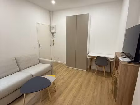 t1 meuble de 23m2  hyper centre  terrasse  650 charges comprises