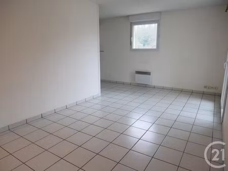 appartement f3 à louer - 3 pièces - 51 78 m2 - st pierre du mont - 40 - aquitaine