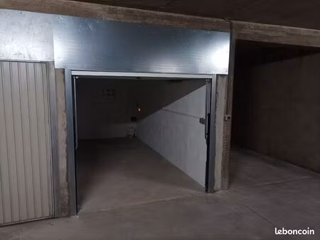 box en sous sol dans parking sécurisé par vidéosurveillance