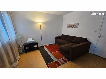 grand studio meublé