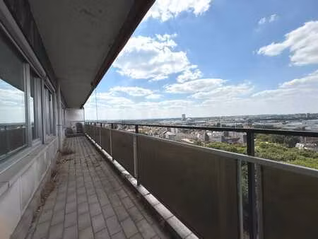 appartement 2 ch de +/- 85m² + terrasse + parking