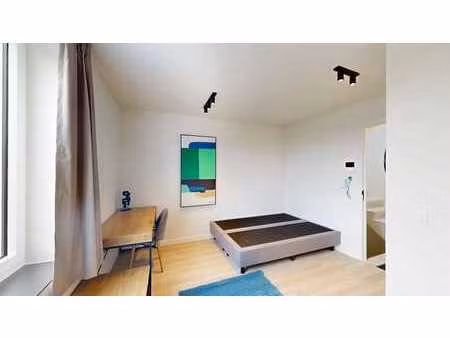 chambre d'étudiant moderne avec salle de bain privée à mali