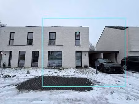 zeer recente woning (2024) met drie slaapkamers  tuin en ...